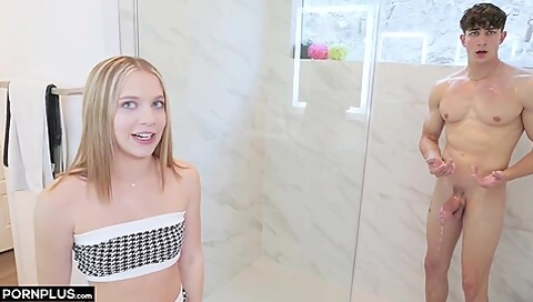 Steamy Property Viewing - Becky Summer
