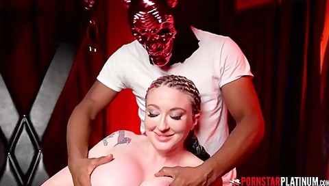 Leya Falcon In Leyas Facial Dirt