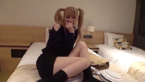 -560 さき 20歳 クレープ屋店員永-560 さき 20歳 クレープ屋店員永